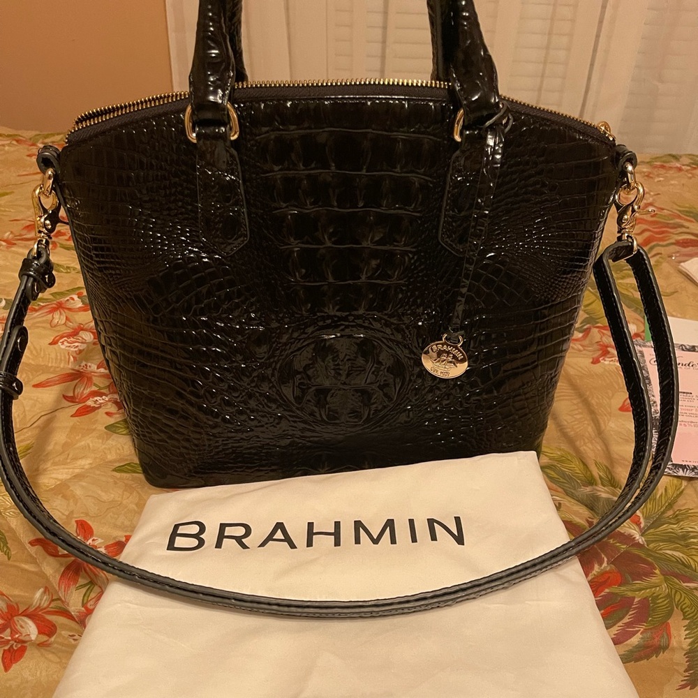 Brahmin medium satchel black purse. Duster included.